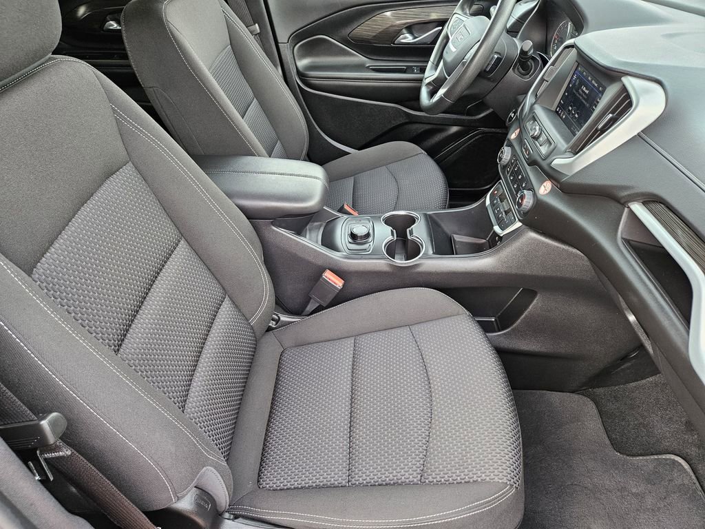 Used 2024 GMC Terrain SLE image 11