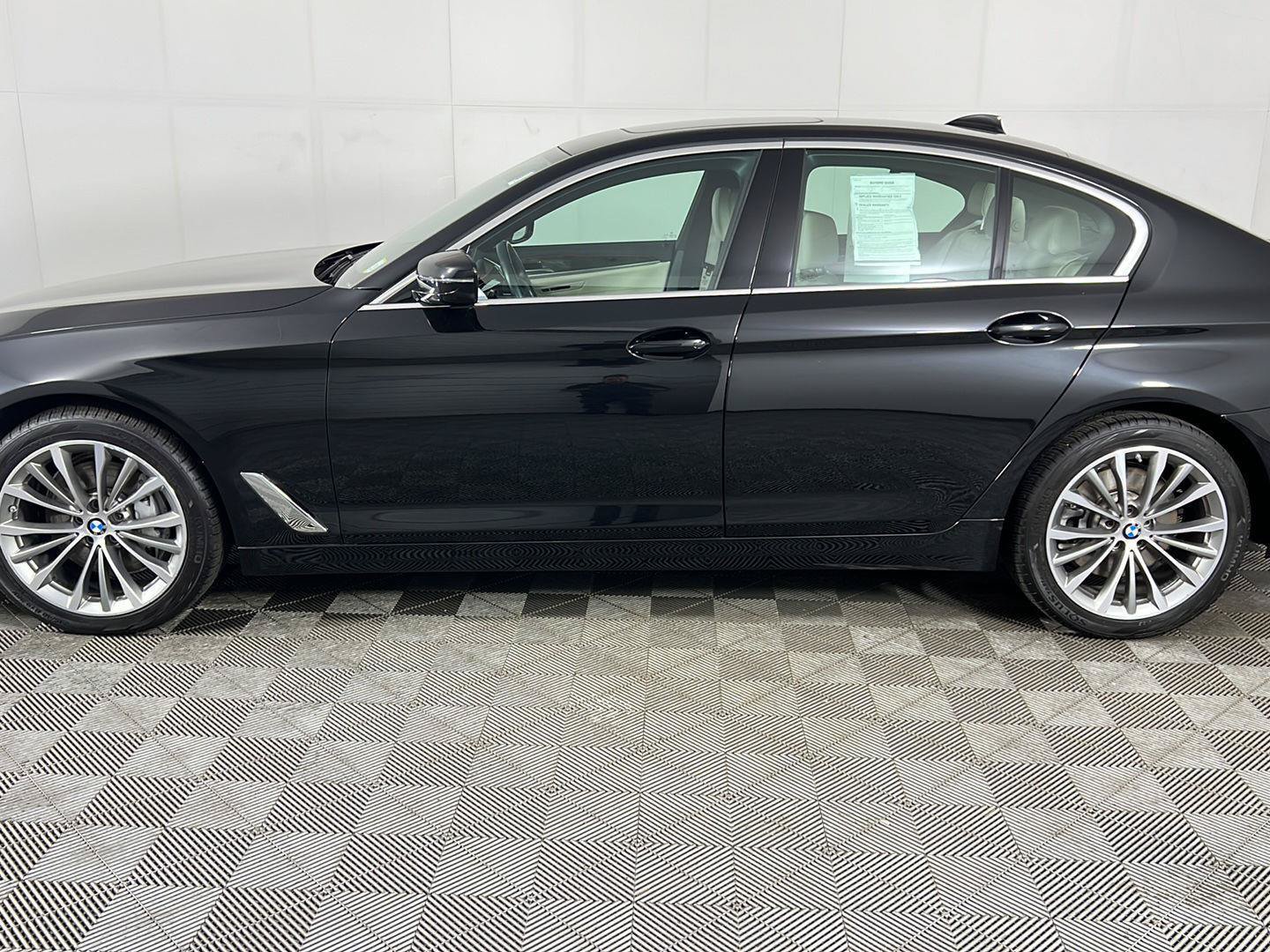Used 2023 BMW 540i xDrive w/ Premium Package AWD/4WD image 23