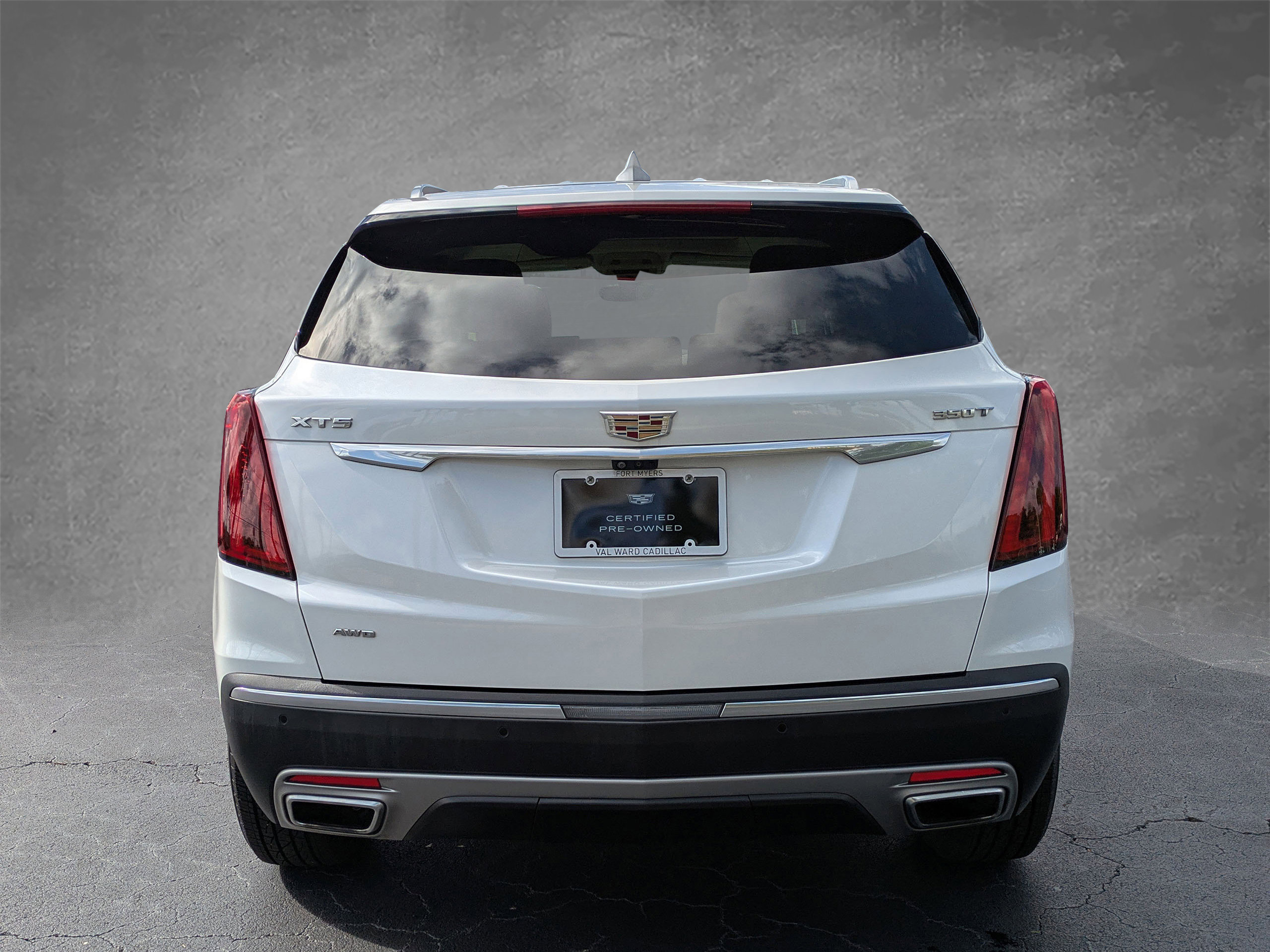 Certified 2023 Cadillac XT5 Premium Luxury w/ Technology Package AWD/4WD image 5