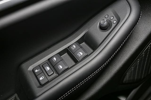 Used 2025 Jeep Grand Cherokee Limited AWD/4WD image 40