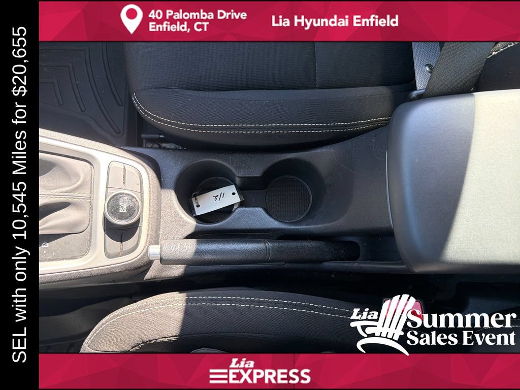 Used 2024 Hyundai Venue SEL FWD image 22