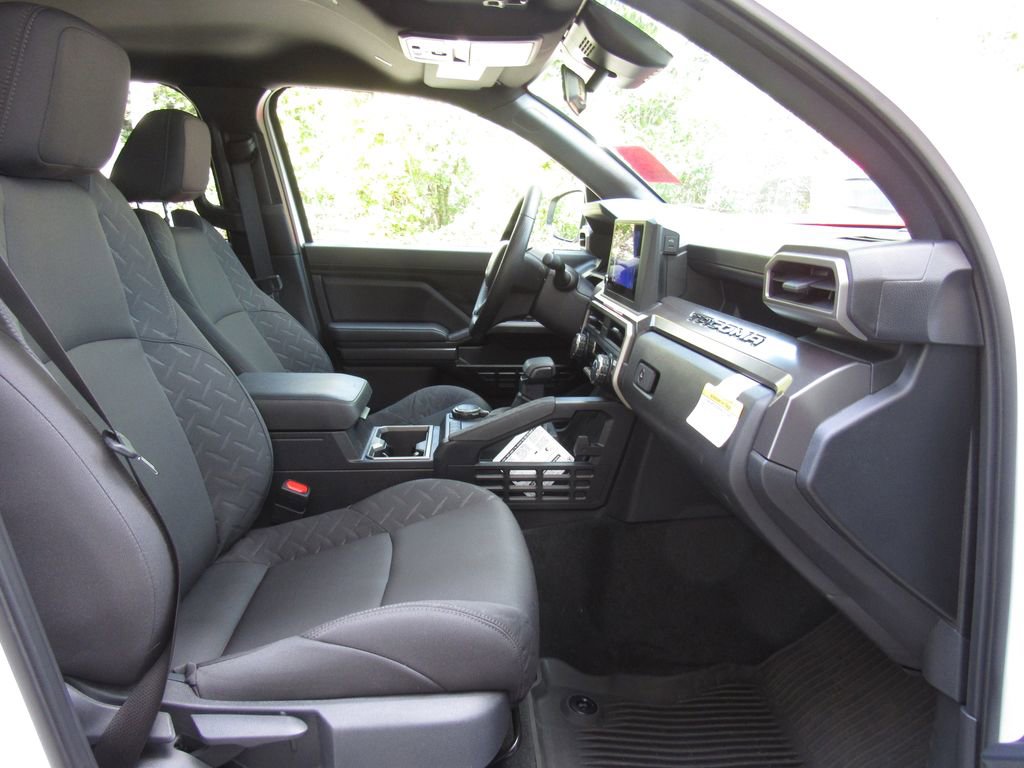 Certified 2025 Toyota Tacoma SR5 AWD/4WD image 22