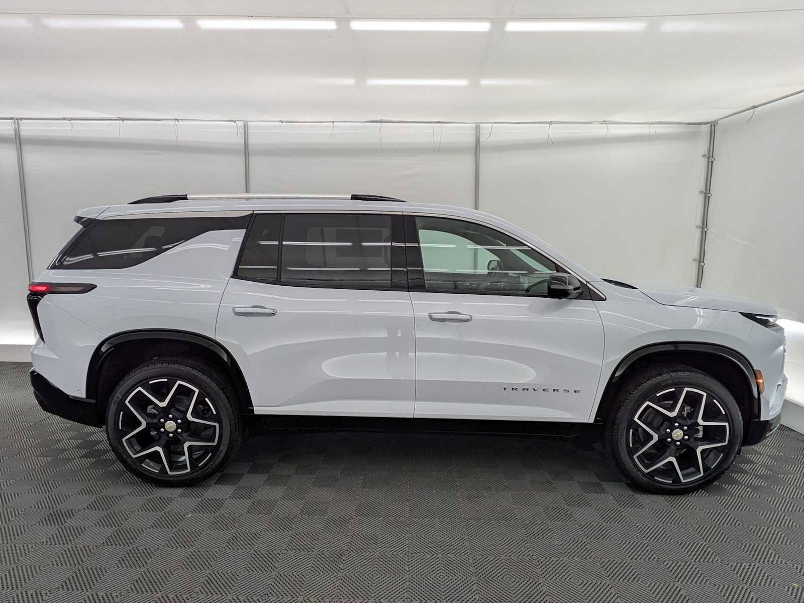 New 2026 Chevrolet Traverse High Country image 7