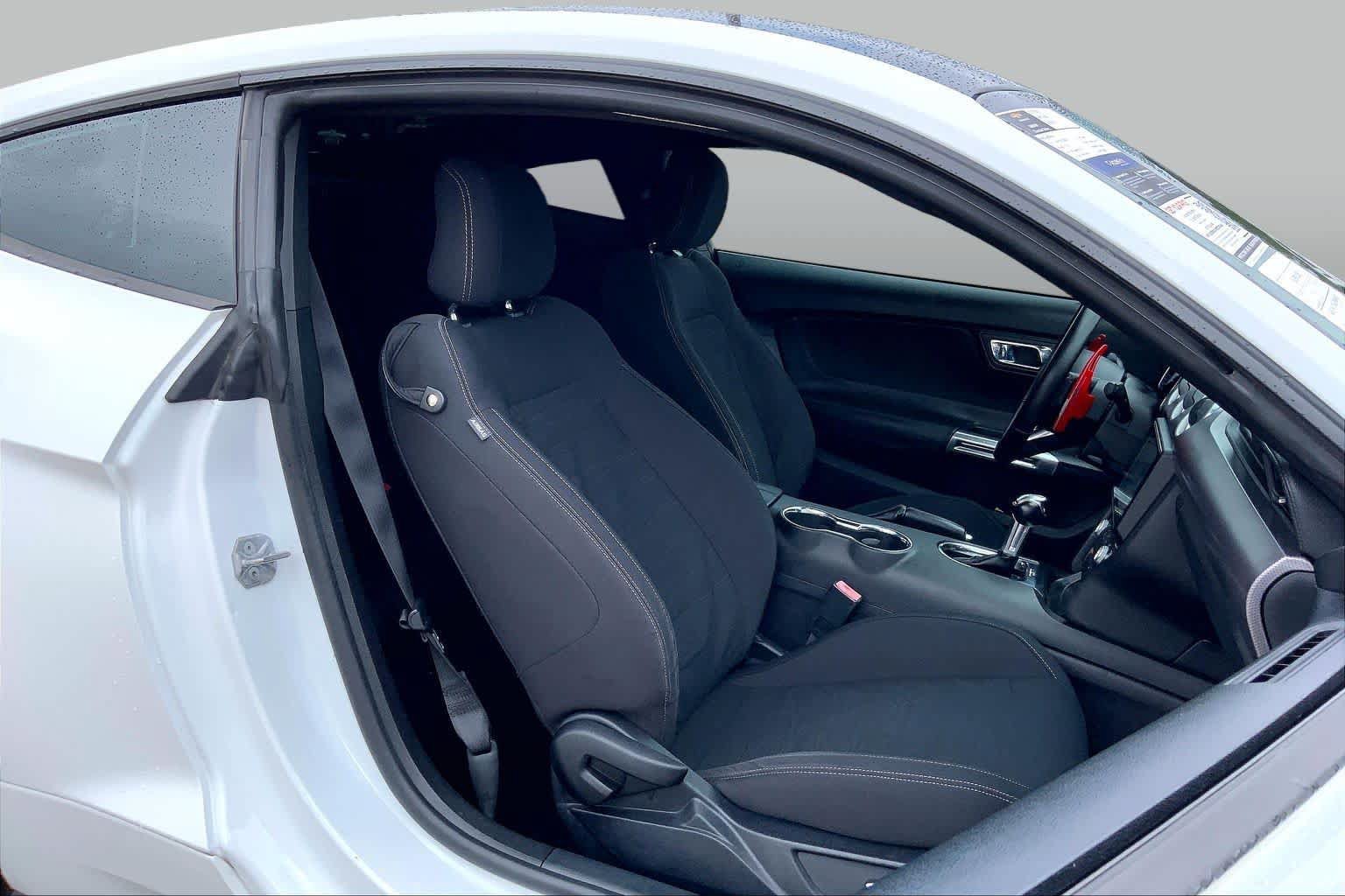 Used 2015 Ford Mustang Coupe RWD image 8
