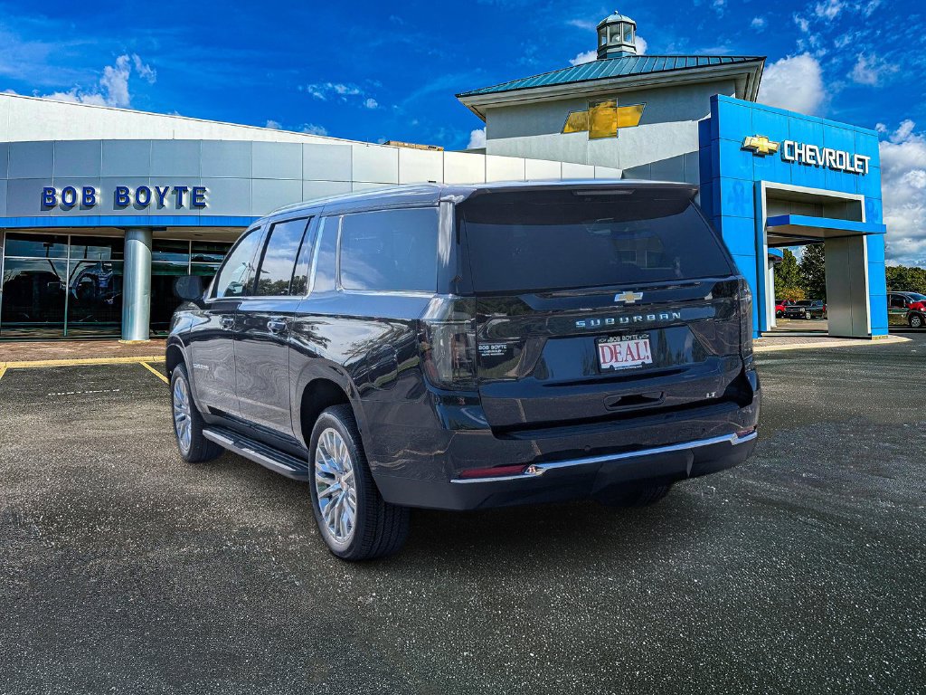 New 2027 Chevrolet Suburban LT w/ Comfort Package RWD image 3