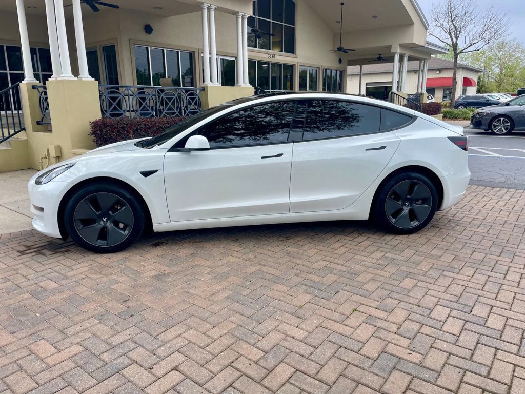Used 2023 Tesla Model 3 Standard Range image 2