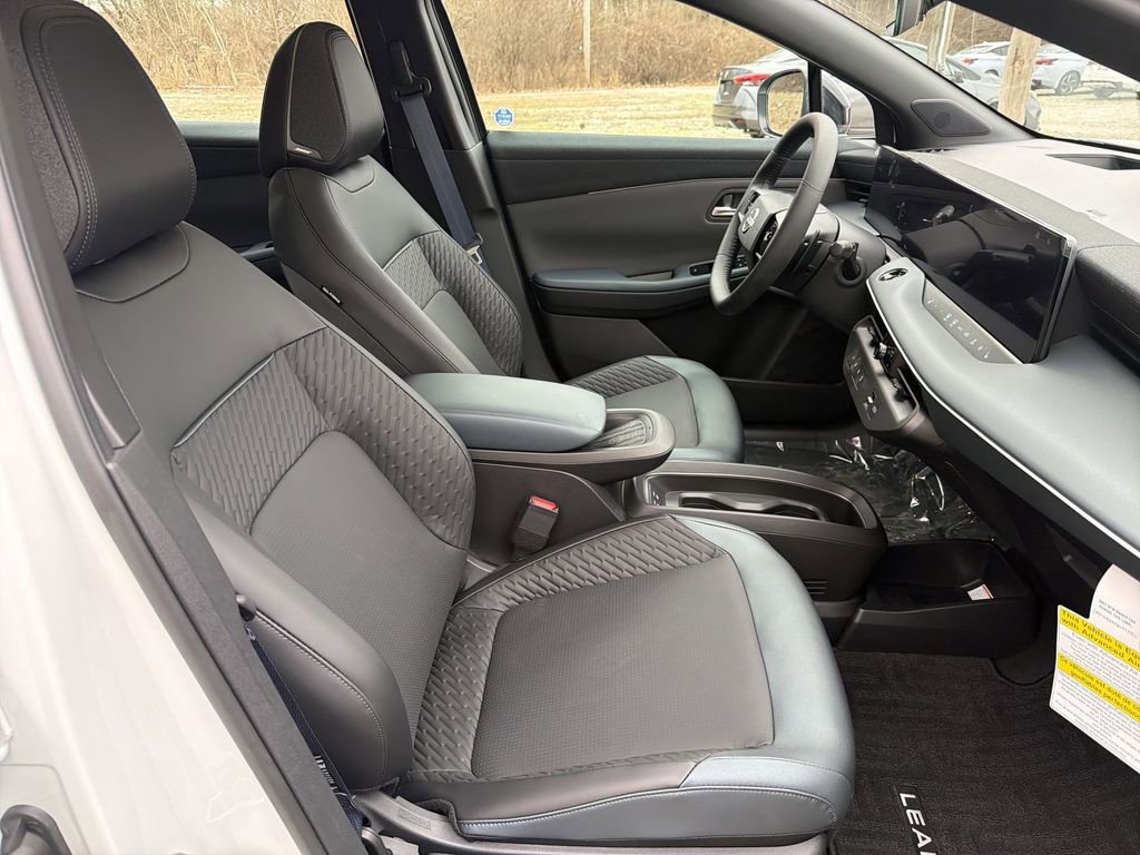 New 2026 Nissan Leaf Platinum+ w/ Cargo Package (Platinum+) FWD image 21