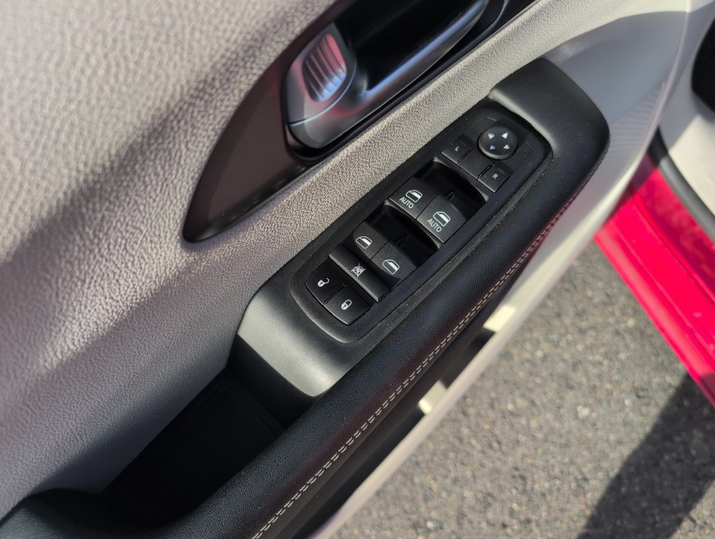 Used 2024 Chrysler Pacifica Touring-L FWD image 20