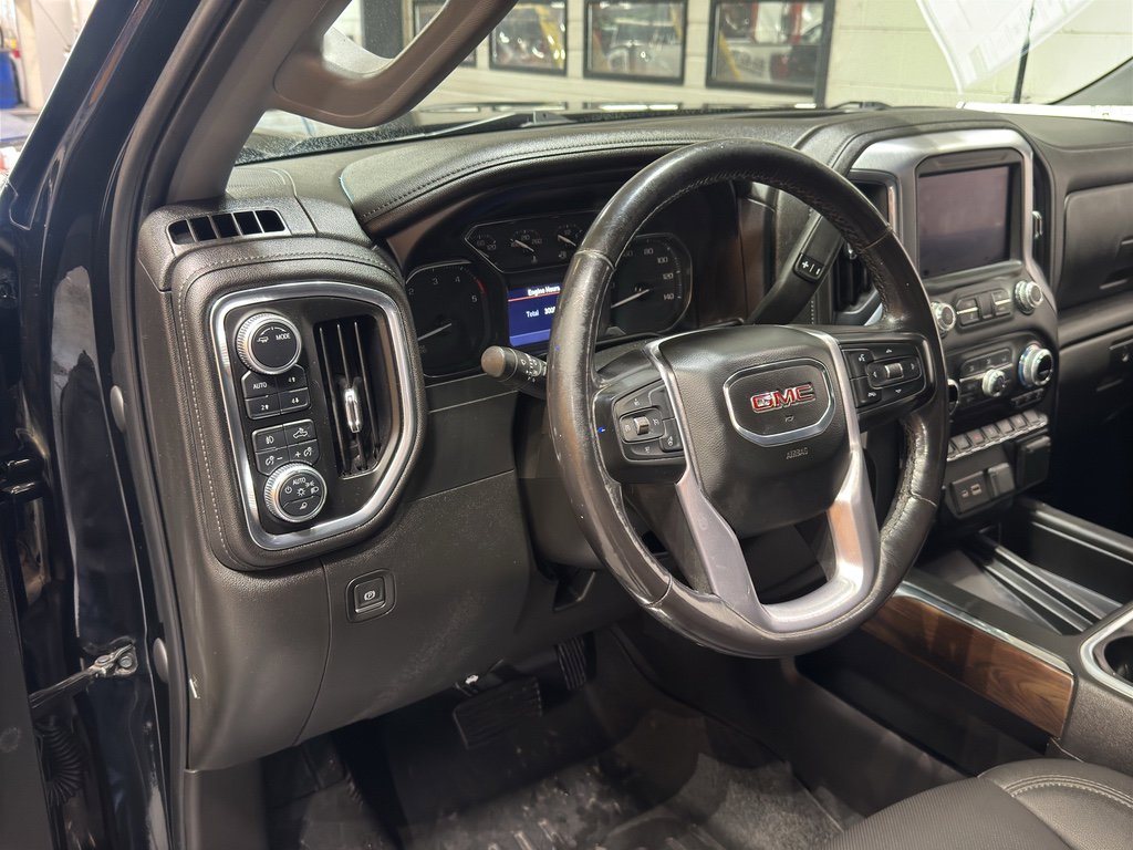 Used 2021 GMC Sierra 3500 SLT w/ SLT Preferred Package image 18
