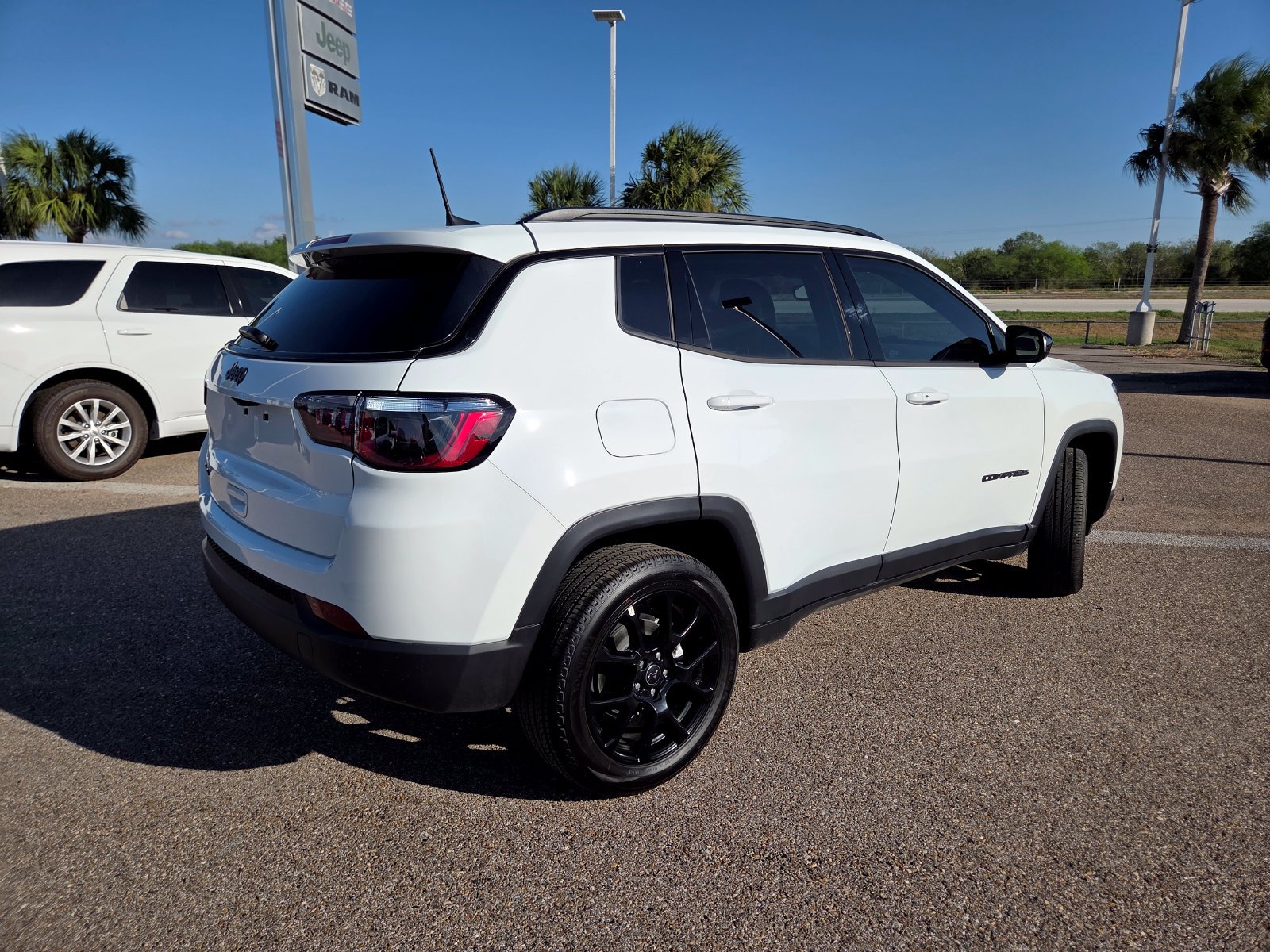 New 2026 Jeep Compass Latitude AWD/4WD image 7