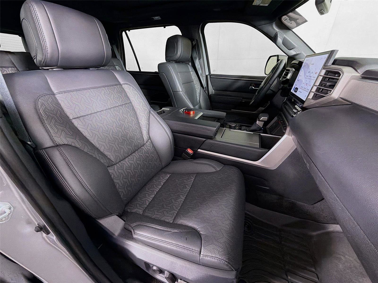 Used 2025 Toyota Sequoia Limited AWD/4WD image 29