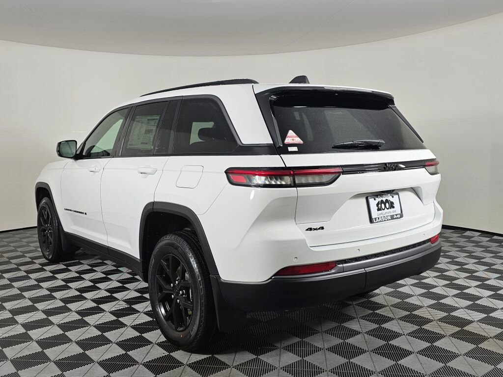 New 2026 Jeep Grand Cherokee Altitude image 6