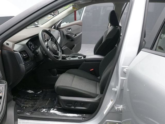 Used 2023 Nissan Rogue SV image 17