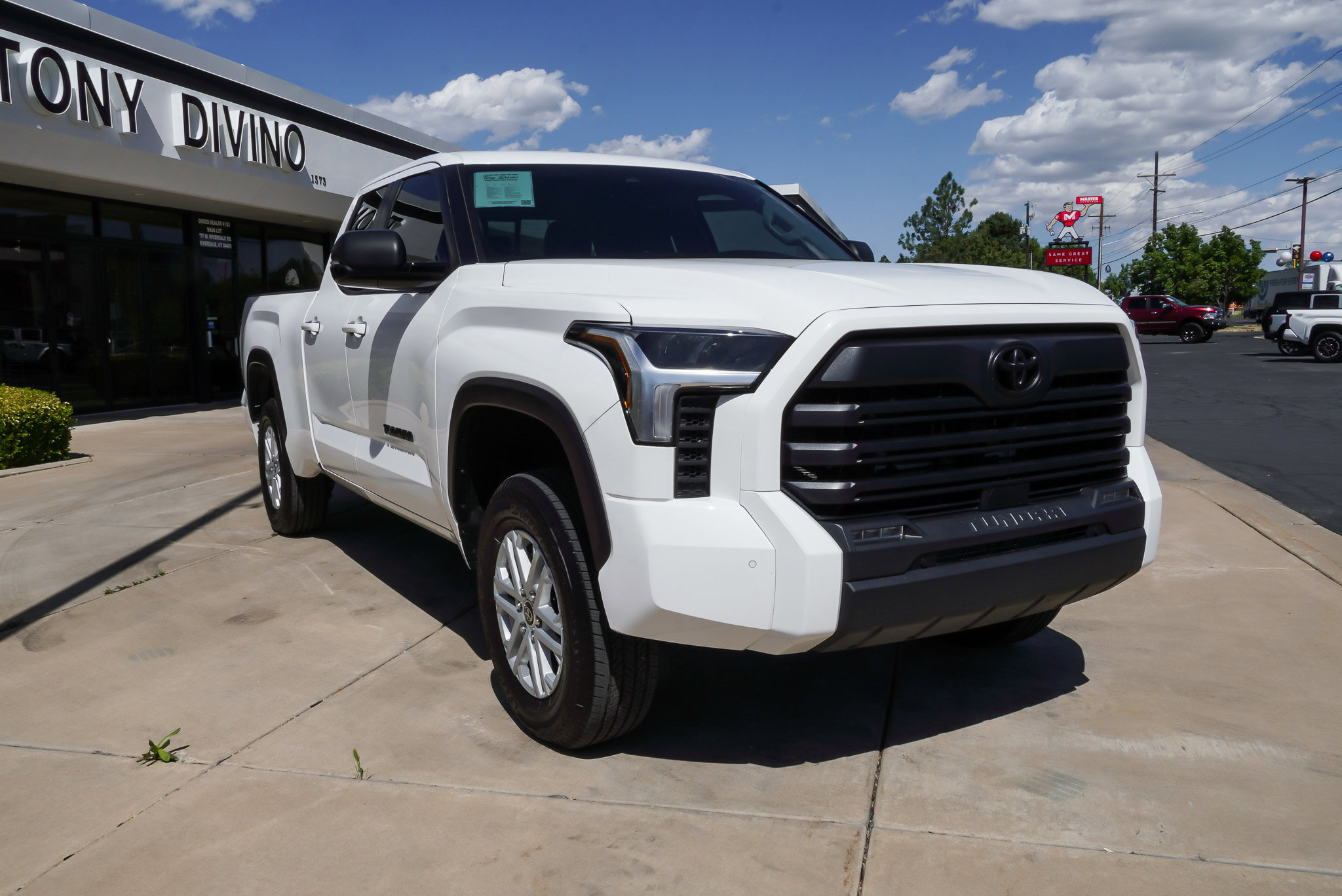 Used 2024 Toyota Tundra SR5 w/ SR5 Premium Package AWD/4WD video 2