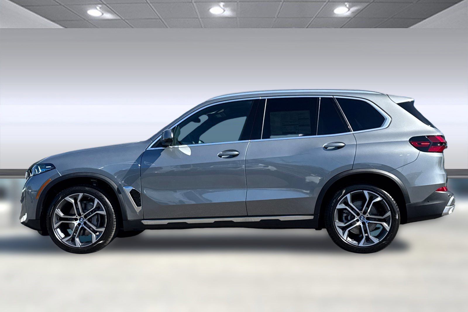 New 2026 BMW X5 xDrive40i image 2
