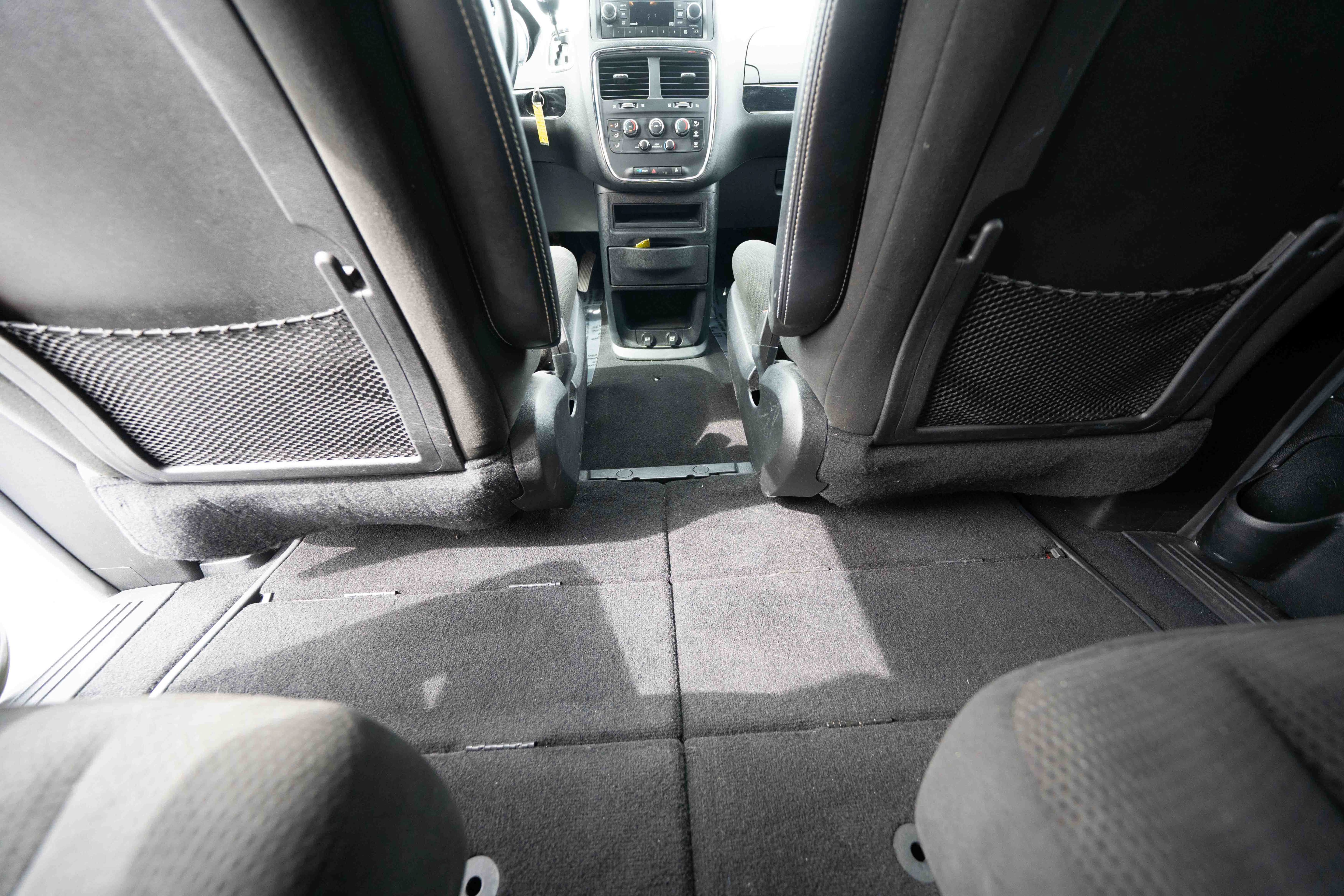 Used 2016 Dodge Grand Caravan SE FWD image 21