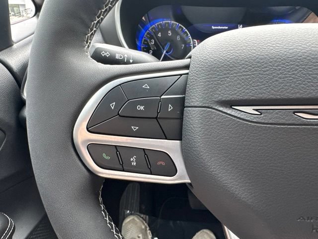 Used 2027 Chrysler Pacifica Select AWD/4WD image 34