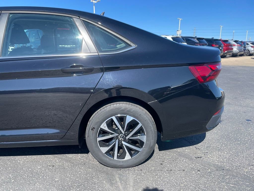 Used 2024 Volkswagen Jetta S image 33