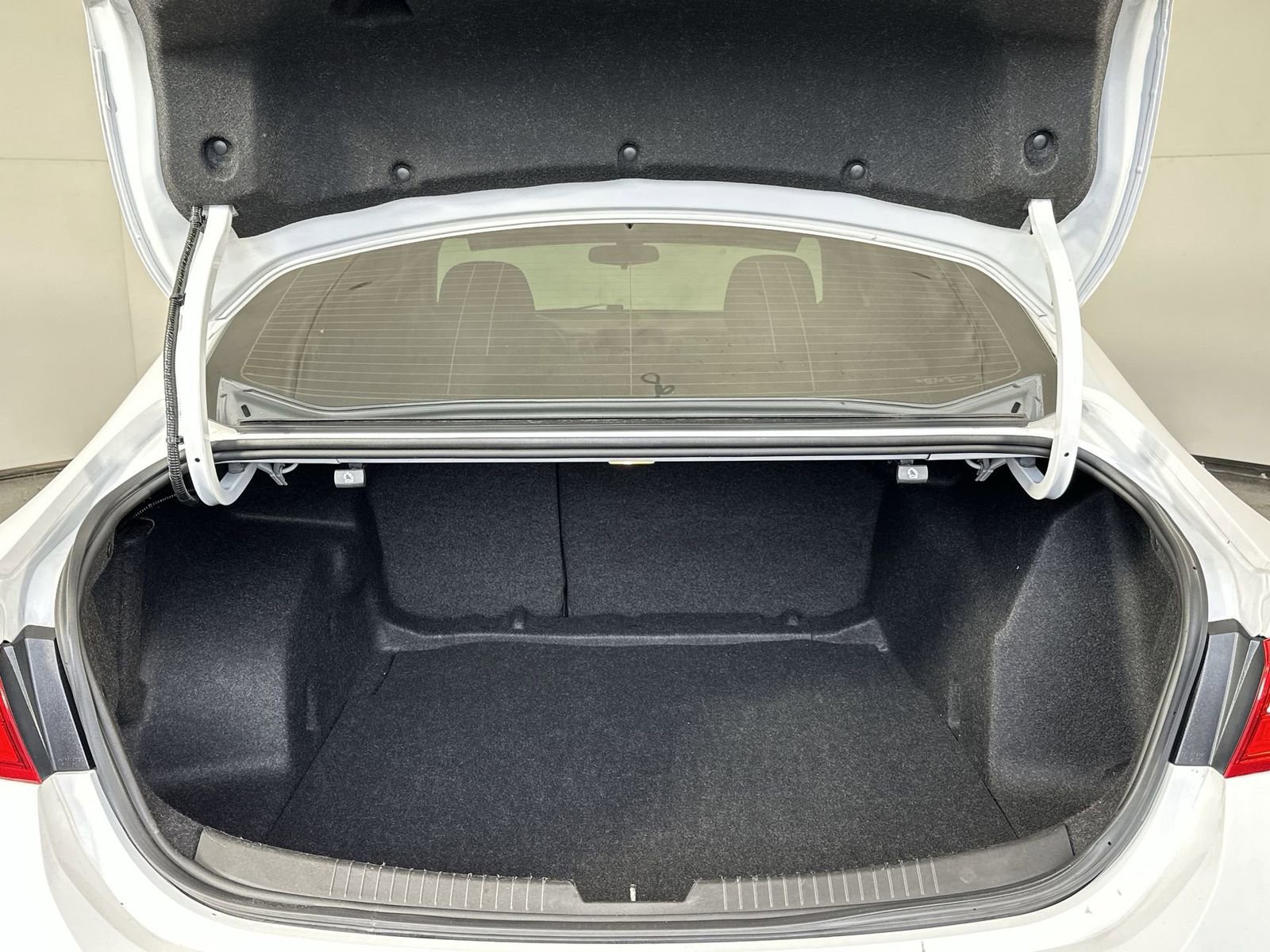 Used 2021 Chevrolet Malibu LS image 29