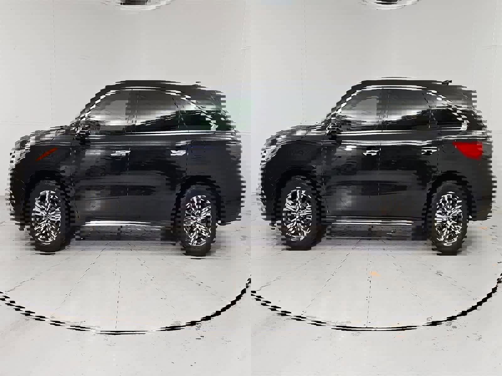 Used 2018 Acura MDX SH-AWD image 3