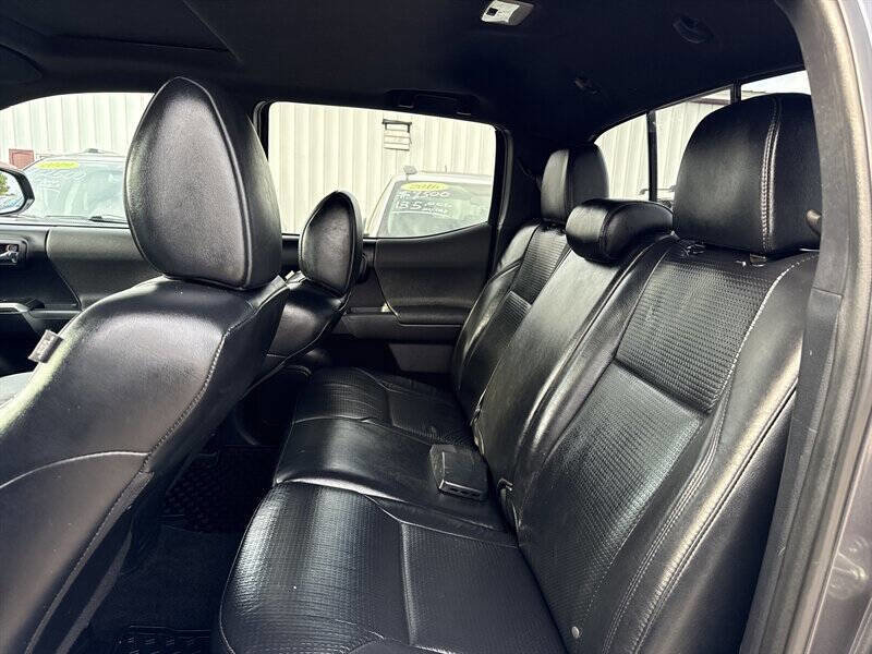 Used 2020 Toyota Tacoma 4x4 Double Cab image 16