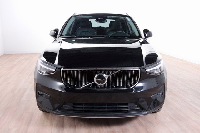 Certified 2025 Volvo XC40 B5 Plus image 2