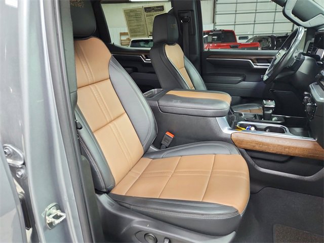 Used 2023 Chevrolet Silverado 1500 High Country image 40