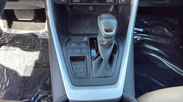 Used 2025 Toyota RAV4 XLE Premium w/ Weather Package FWD image 27