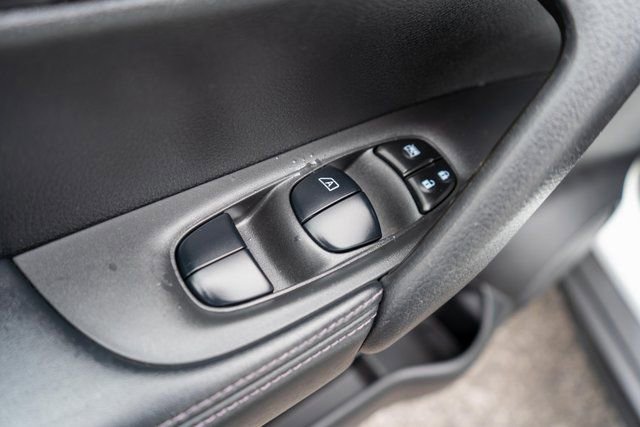 Used 2020 Nissan Rogue SV AWD/4WD image 19