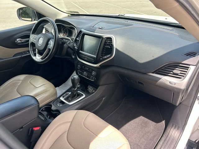 Used 2016 Jeep Cherokee Limited w/ Luxury Group AWD/4WD image 25