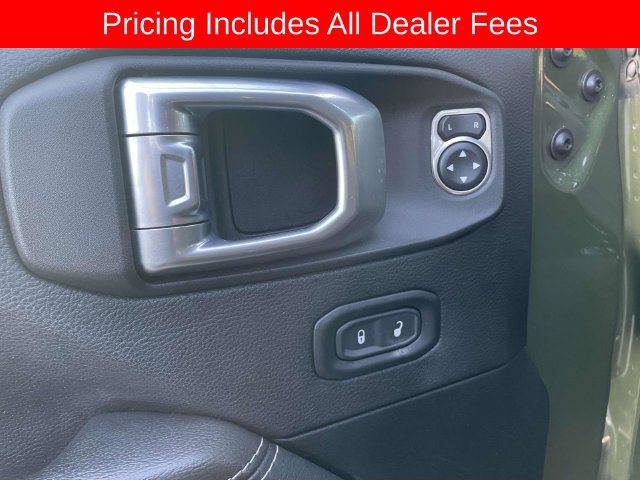 Used 2021 Jeep Wrangler Unlimited Sahara AWD/4WD image 19