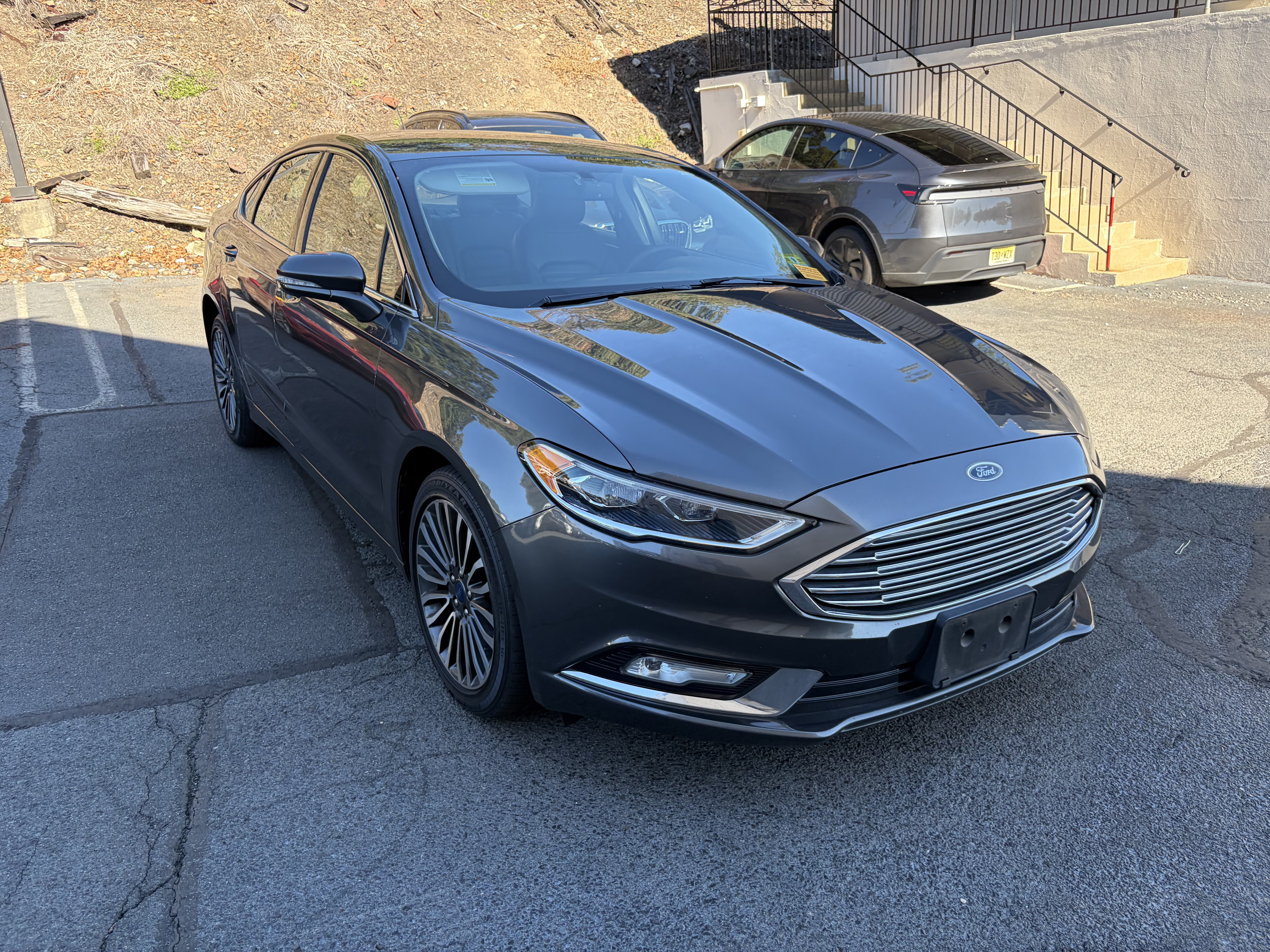 Used 2017 Ford Fusion SE w/ Fusion SE Technology Package AWD/4WD image 3