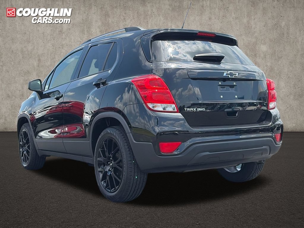 Used 2022 Chevrolet Trax LT w/ Midnight Edition AWD/4WD image 5