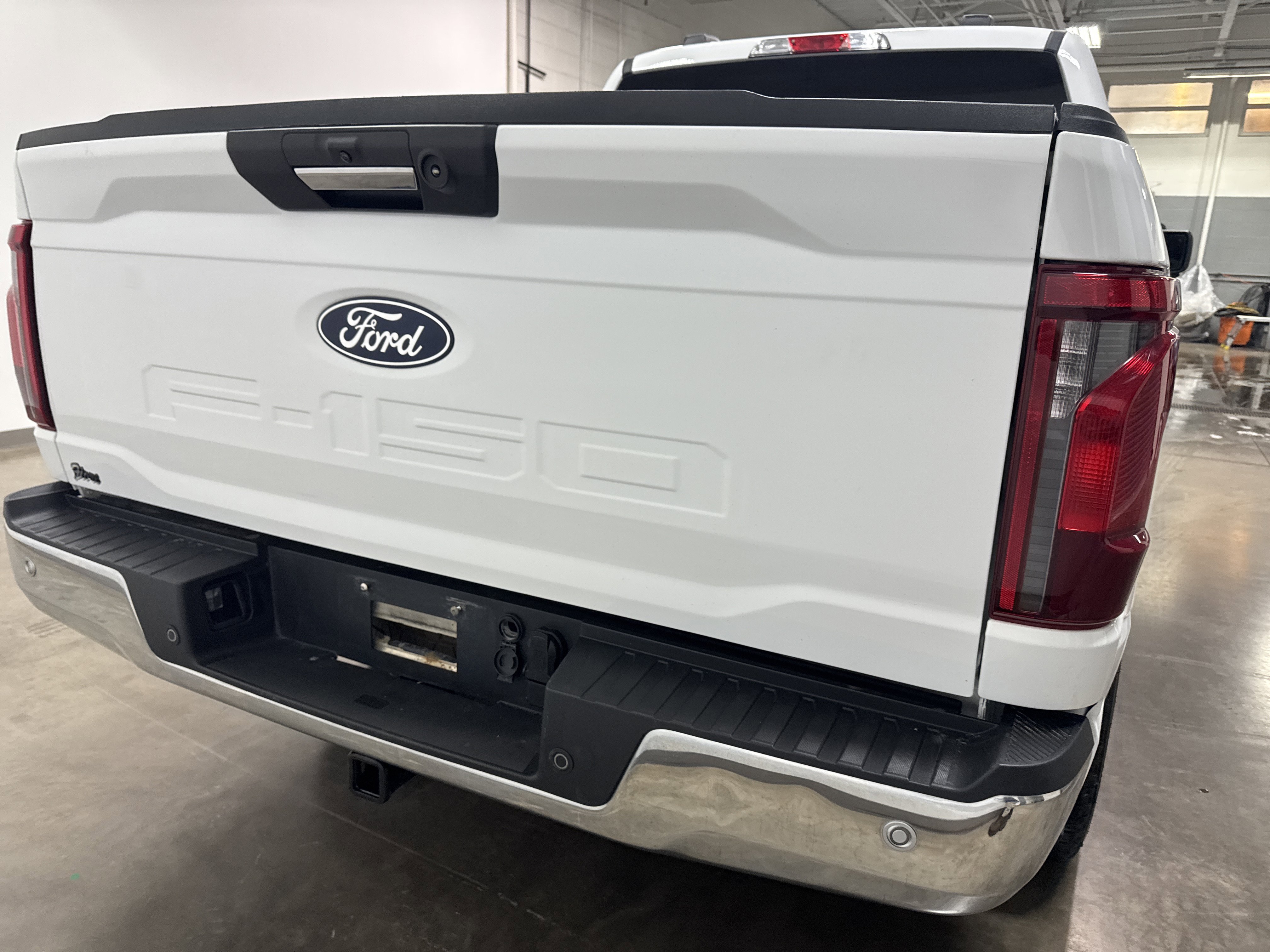 Used 2024 Ford F150 XLT w/ Mobile Office Package image 4