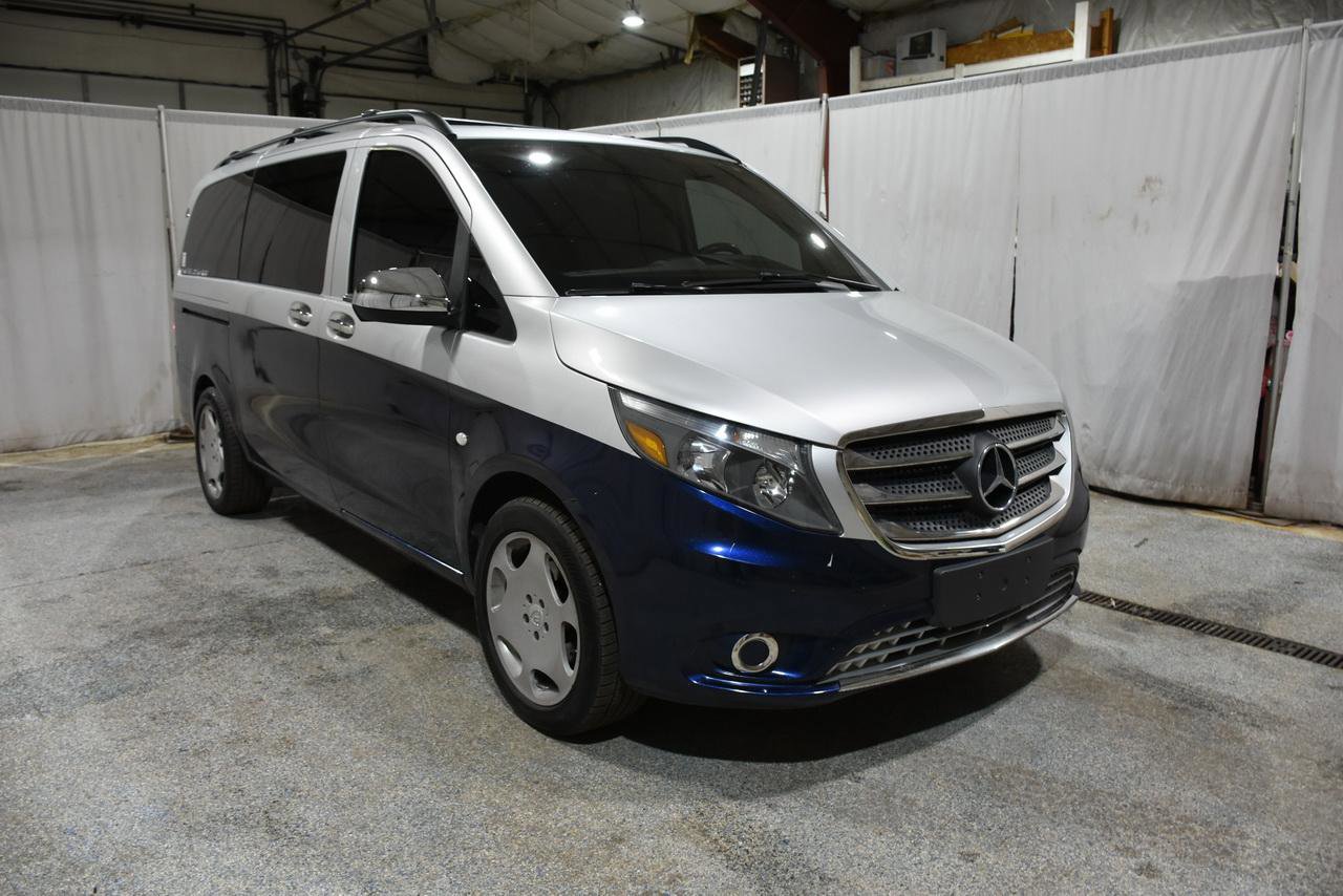 Used 2016 Mercedes-Benz Metris Passenger image 3