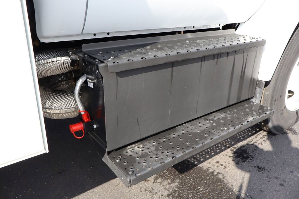 New 2027 Ford F750 2WD Regular Cab Super Duty image 28