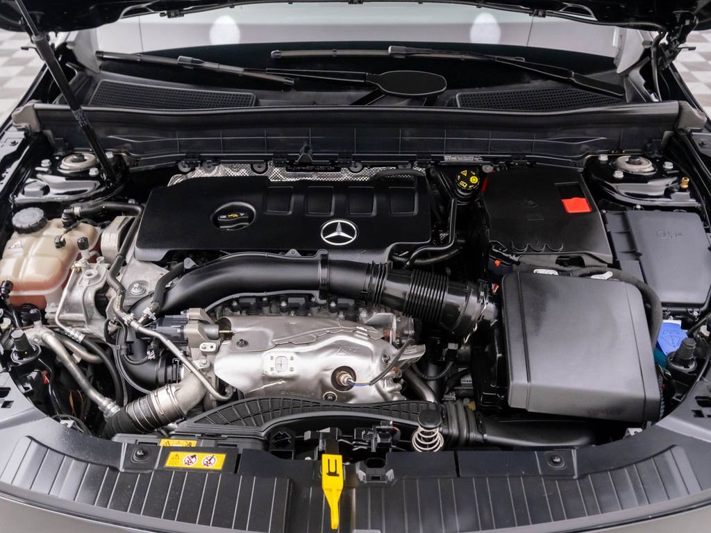 Used 2023 Mercedes-Benz GLB 250 4MATIC image 29