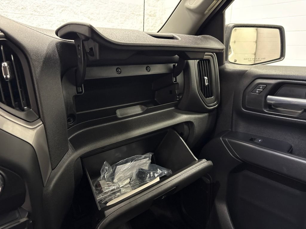 Used 2026 Chevrolet Silverado 1500 Custom AWD/4WD image 28