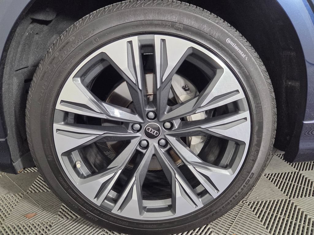 Used 2024 Audi Q8 Premium Plus AWD/4WD image 7