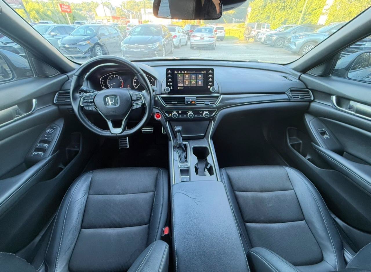 Used 2018 Honda Accord Sport image 2