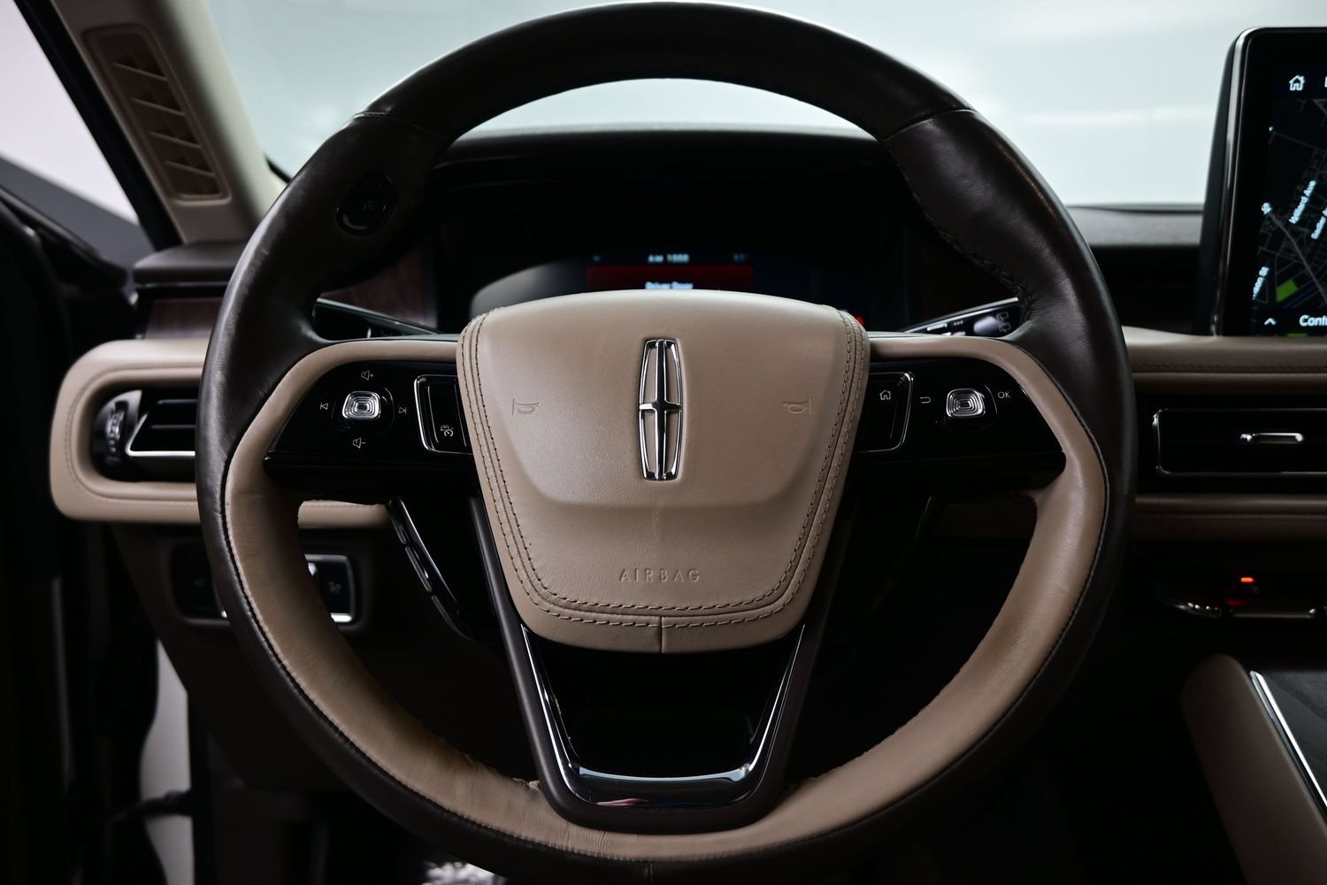 Used 2023 Lincoln Aviator Reserve w/ Jet Package AWD/4WD image 25