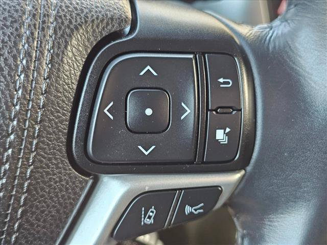 Used 2019 Toyota Highlander SE AWD/4WD image 25