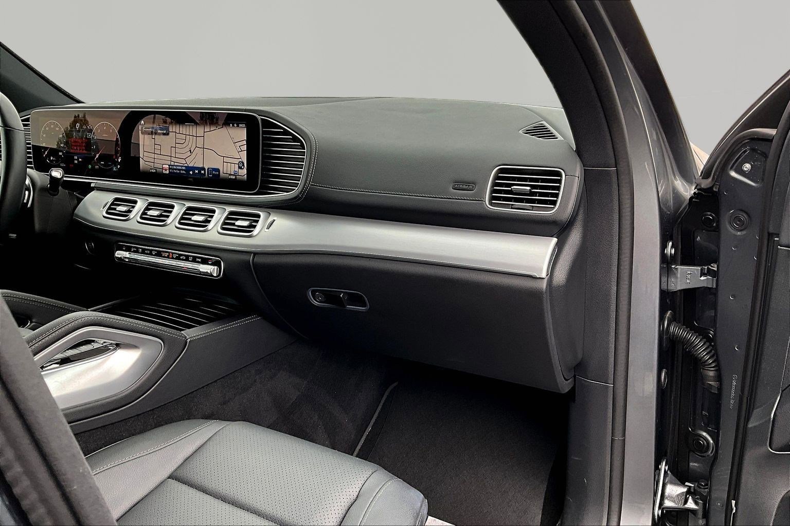 Used 2025 Mercedes-Benz GLS 450 4MATIC image 26