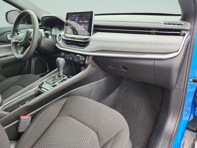 Used 2024 Jeep Compass Sport image 10