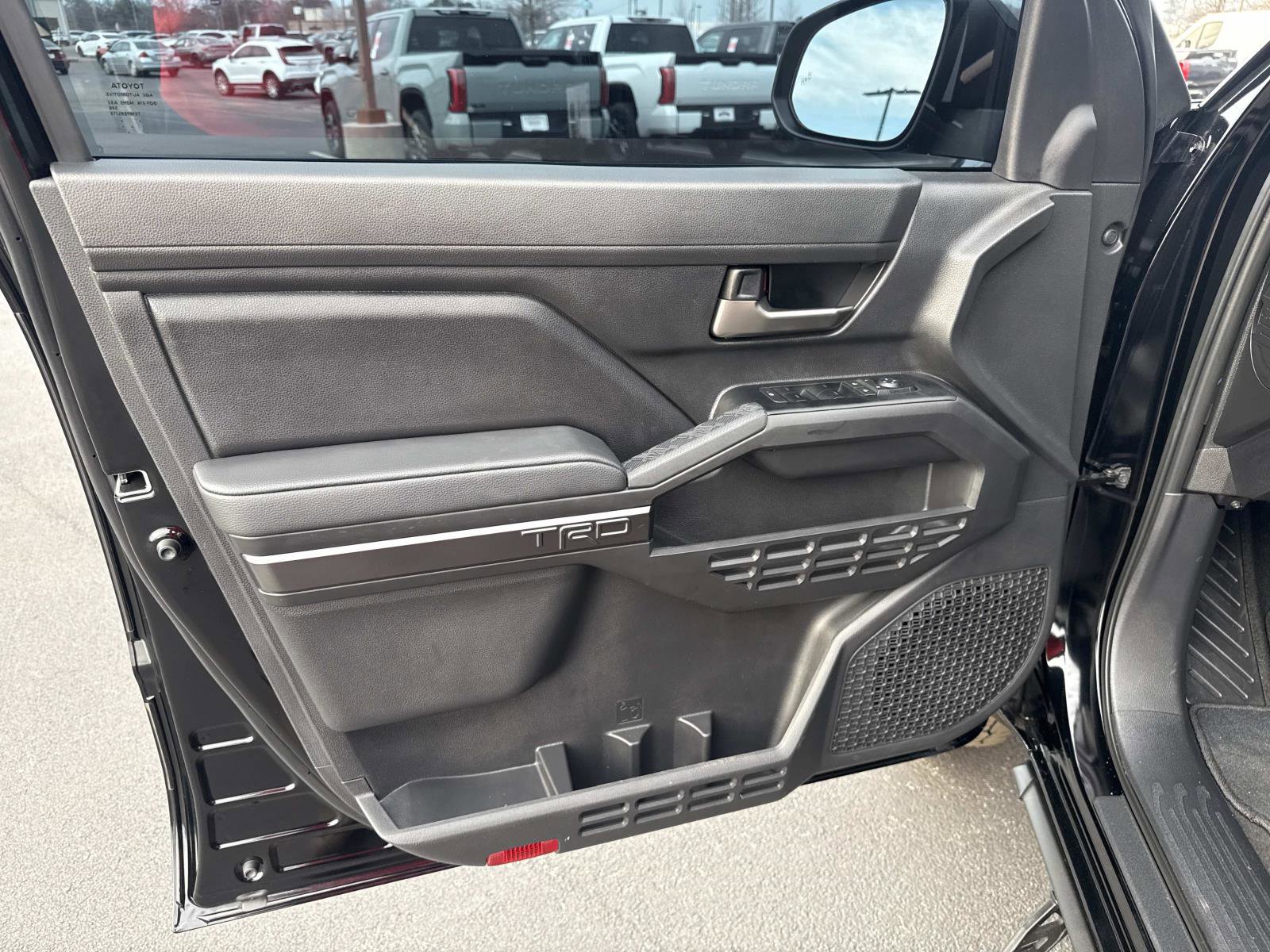 Used 2025 Toyota Tacoma Limited image 16