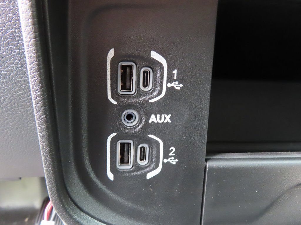 New 2024 RAM 2500 Tradesman w/ Chrome Appearance Group AWD/4WD image 8