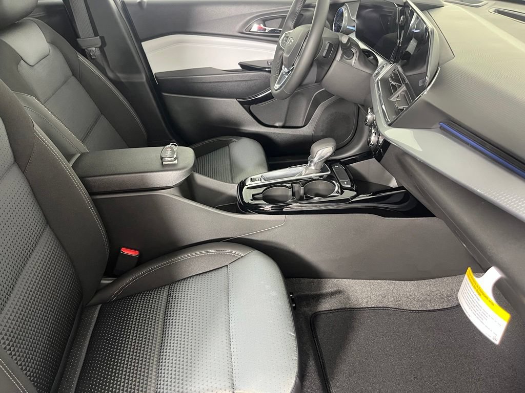 New 2026 Chevrolet Trax LT w/ Driver Confidence Package FWD image 17