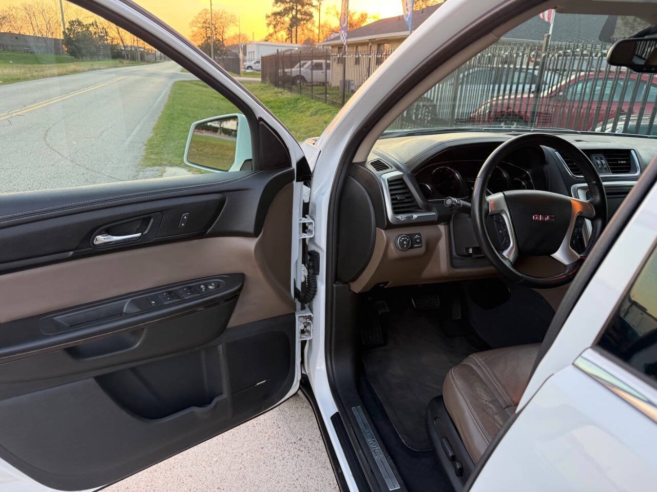Used 2016 GMC Acadia SLT FWD image 12