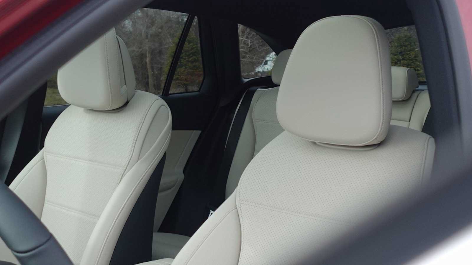 Used 2026 Mercedes-Benz GLC 300 4MATIC image 29
