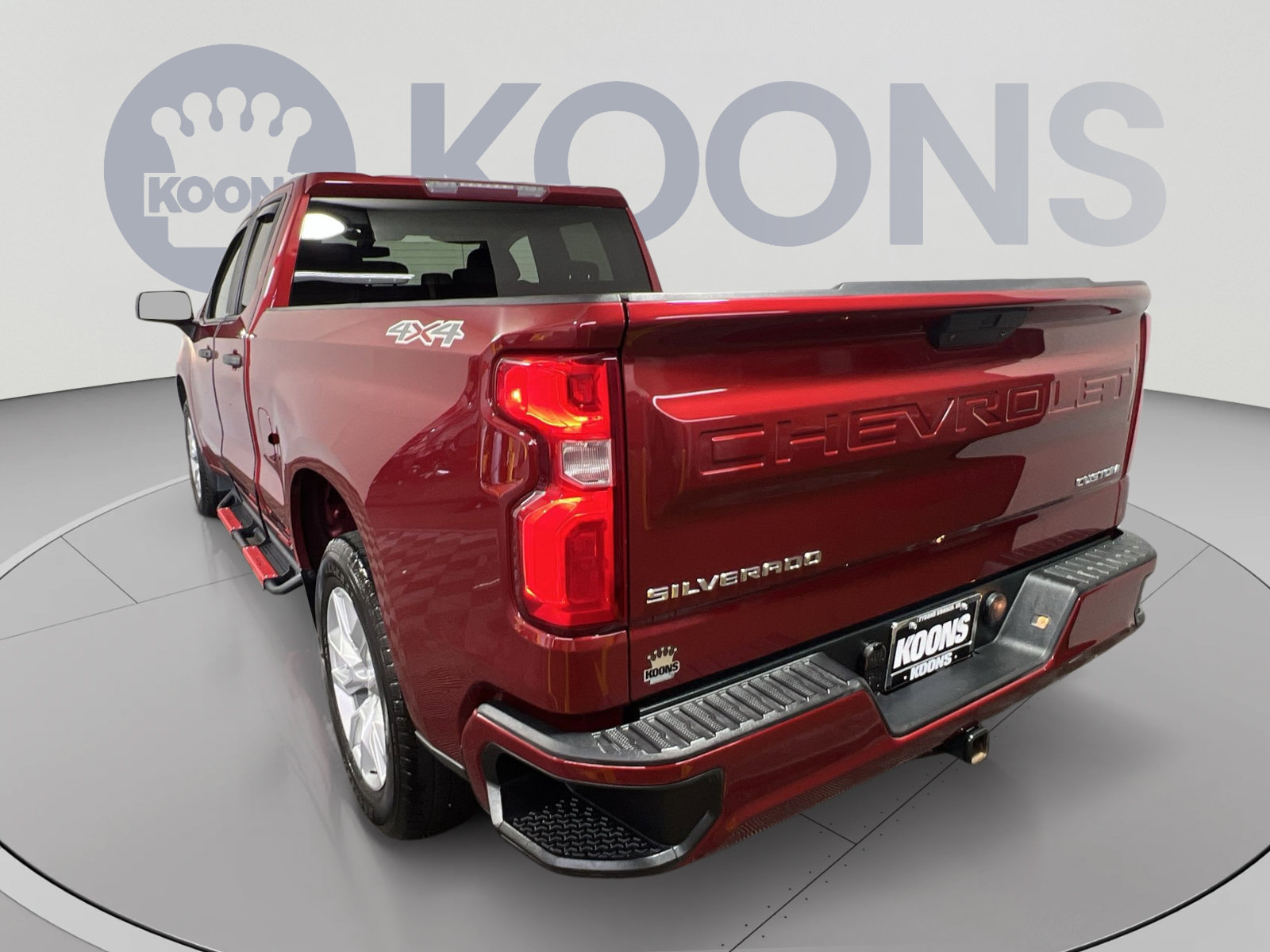 Used 2019 Chevrolet Silverado 1500 Custom w/ Custom Convenience Package AWD/4WD image 4